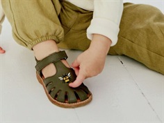 Angulus sandal forest with bee embroidery  